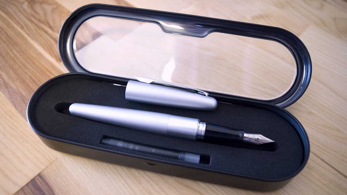 Massdrop first Gift Box unboxing
